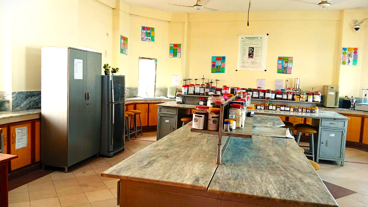 Pharmacognosy Laboratory